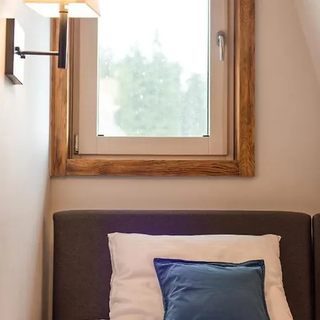 Five-o-six Apartment, Zupa-kopaonik דירה קופאוניק