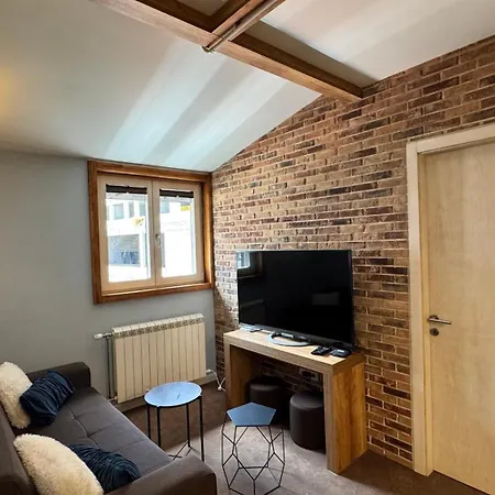 Five-o-six Apartment, Zupa-kopaonik *