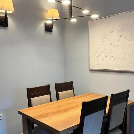 Five-o-six Apartment, Zupa-kopaonik