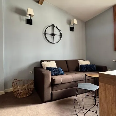 Five-o-six Apartment, Zupa-kopaonik דירה קופאוניק